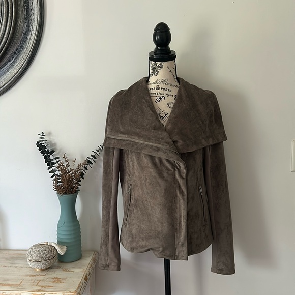 Blank NYC Faux Suede Zip Up Moto Jacket Women's size L - Picture 3 of 9